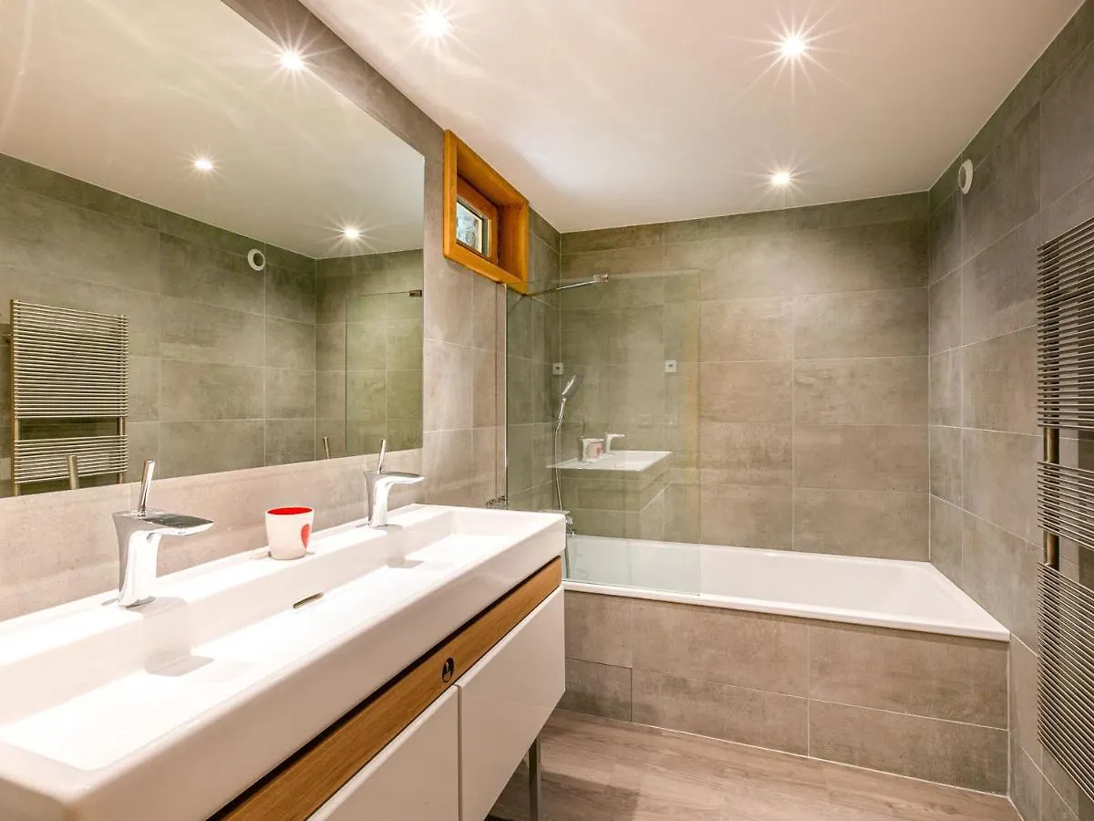 Chalet 4**** La Clusaz: Sur Les Pistes, 10 Pers, Terrasse, Garage, Wifi, Linge Inclus - Fr-1-437-80